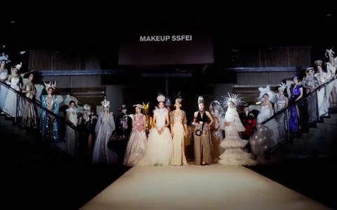 成都化妝學(xué)校奢妃“致愛·至愛”6周年高定彩妝T臺(tái)走秀